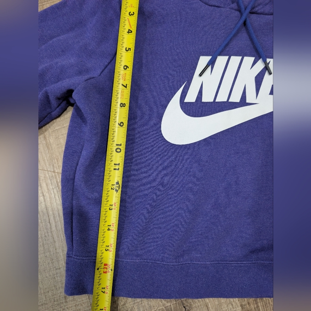 Nike Lavender/Purple Cropped / Petite Pullover Hoodie with White Nike Symbol - Picture 4 of 5